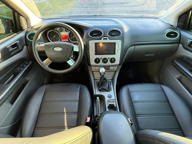 FOCUS 1.6 GLX 16V FLEX 4P MANUAL - 2011 - FARROUPILHA