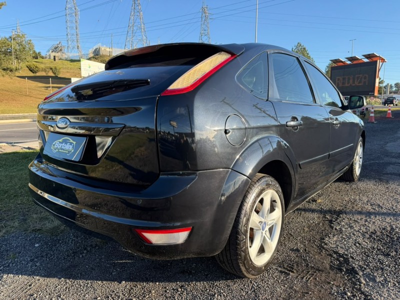 FOCUS 1.6 GLX 16V FLEX 4P MANUAL - 2011 - FARROUPILHA