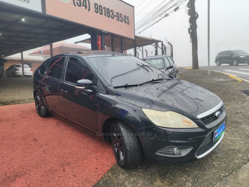 FOCUS 2.0 GHIA 16V GASOLINA 4P AUTOMÁTICO - 2011 - FARROUPILHA