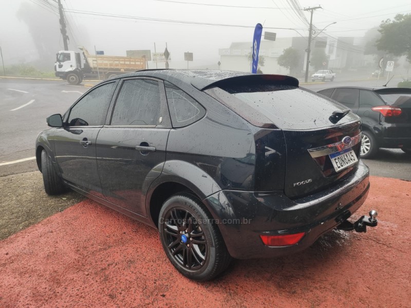 FOCUS 2.0 GHIA 16V GASOLINA 4P AUTOMÁTICO - 2011 - FARROUPILHA