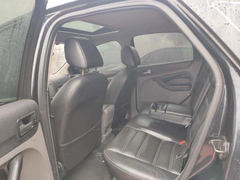 FOCUS 2.0 GHIA 16V GASOLINA 4P AUTOMÁTICO - 2011 - FARROUPILHA