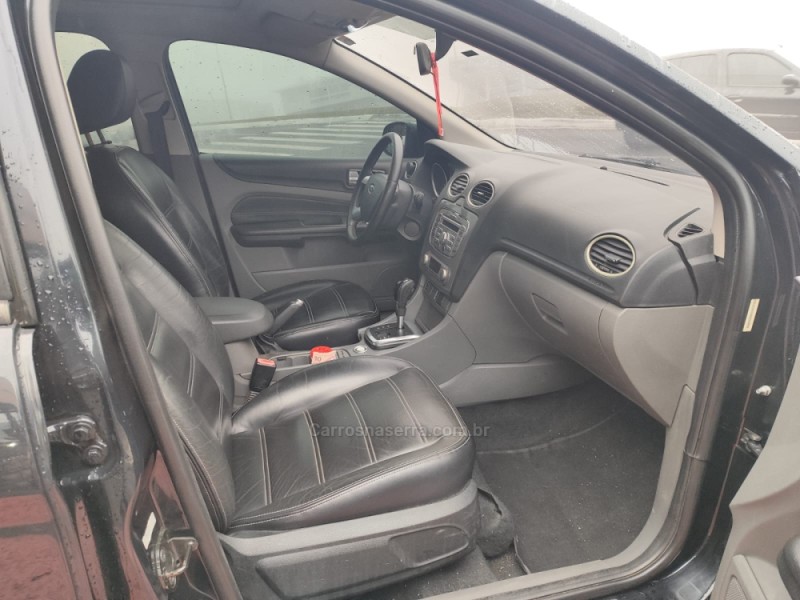 FOCUS 2.0 GHIA 16V GASOLINA 4P AUTOMÁTICO - 2011 - FARROUPILHA
