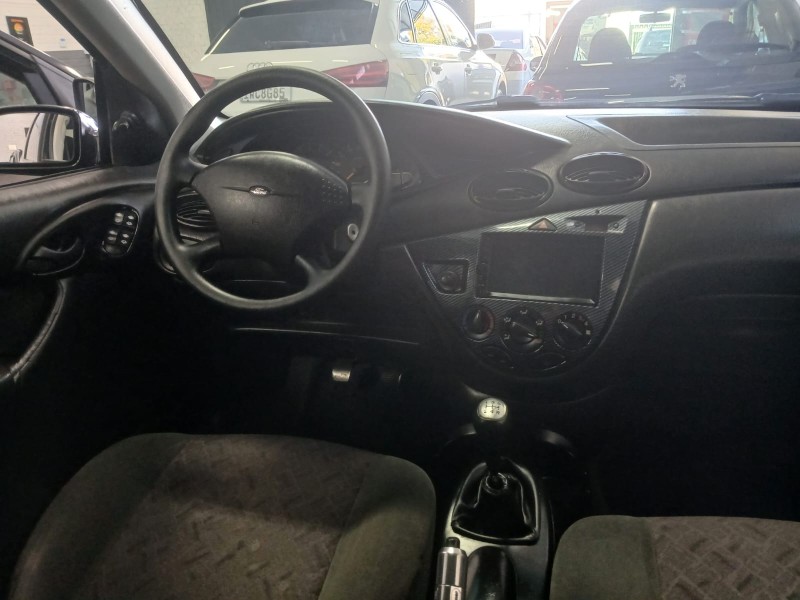 FOCUS 1.8 16V GASOLINA 4P MANUAL - 2003 - FARROUPILHA