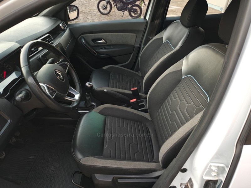 DUSTER 1.6 INTENSE 16V FLEX 4P MANUAL - 2023 - GUAPORé