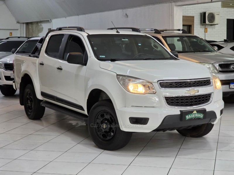 S10 2.4 LS 4X2 CD 8V FLEX 4P MANUAL - 2015 - SAPUCAIA DO SUL