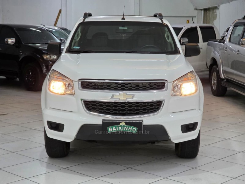 S10 2.4 LS 4X2 CD 8V FLEX 4P MANUAL - 2015 - SAPUCAIA DO SUL