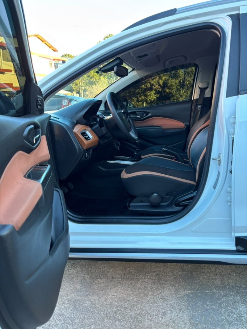 ONIX 1.4 MPFI ACTIV 8V FLEX 4P MANUAL - 2017 - SãO FRANCISCO DE PAULA