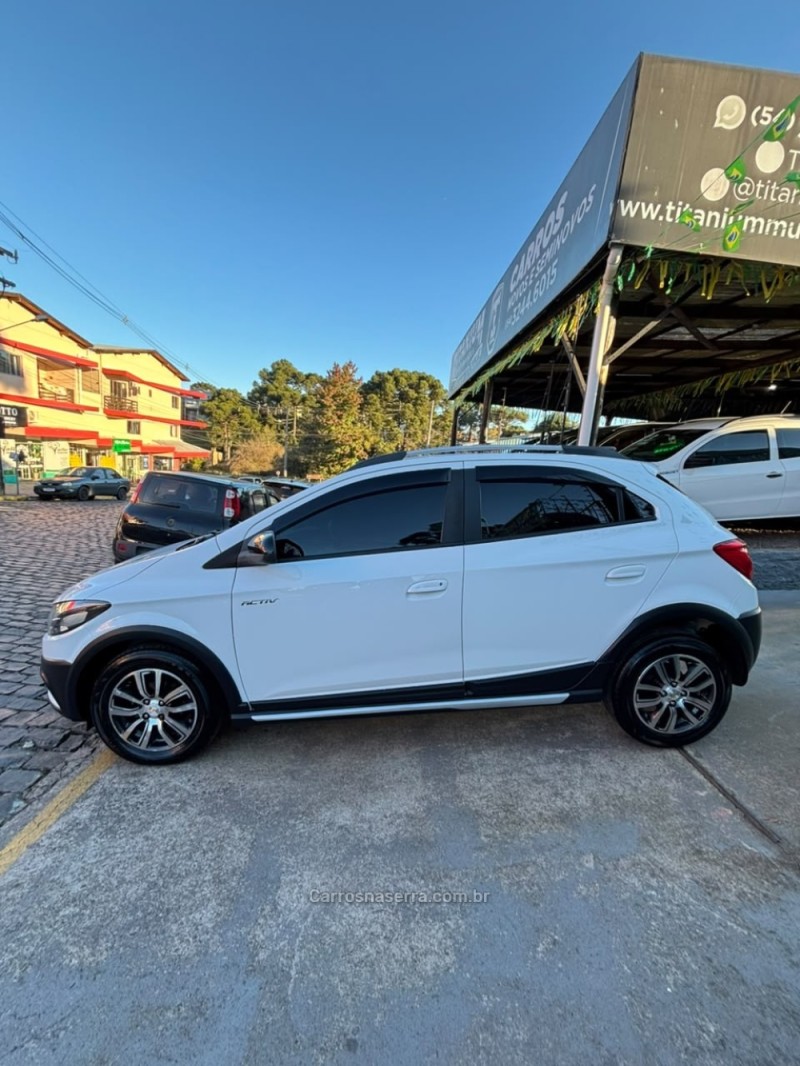 ONIX 1.4 MPFI ACTIV 8V FLEX 4P MANUAL - 2017 - SãO FRANCISCO DE PAULA