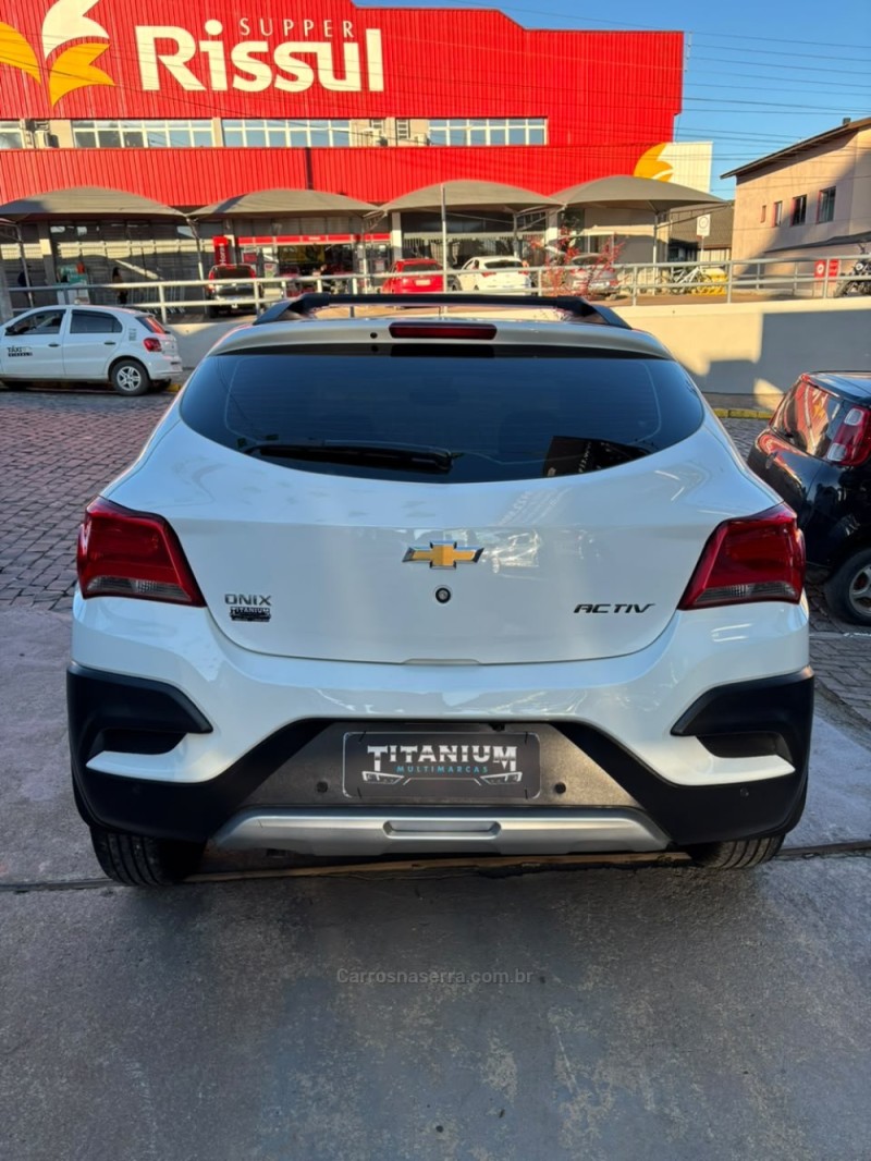 ONIX 1.4 MPFI ACTIV 8V FLEX 4P MANUAL - 2017 - SãO FRANCISCO DE PAULA