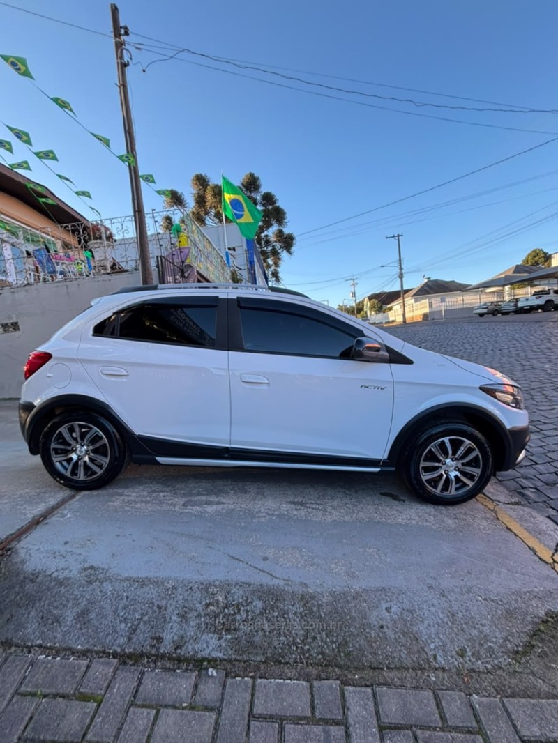 ONIX 1.4 MPFI ACTIV 8V FLEX 4P MANUAL - 2017 - SãO FRANCISCO DE PAULA