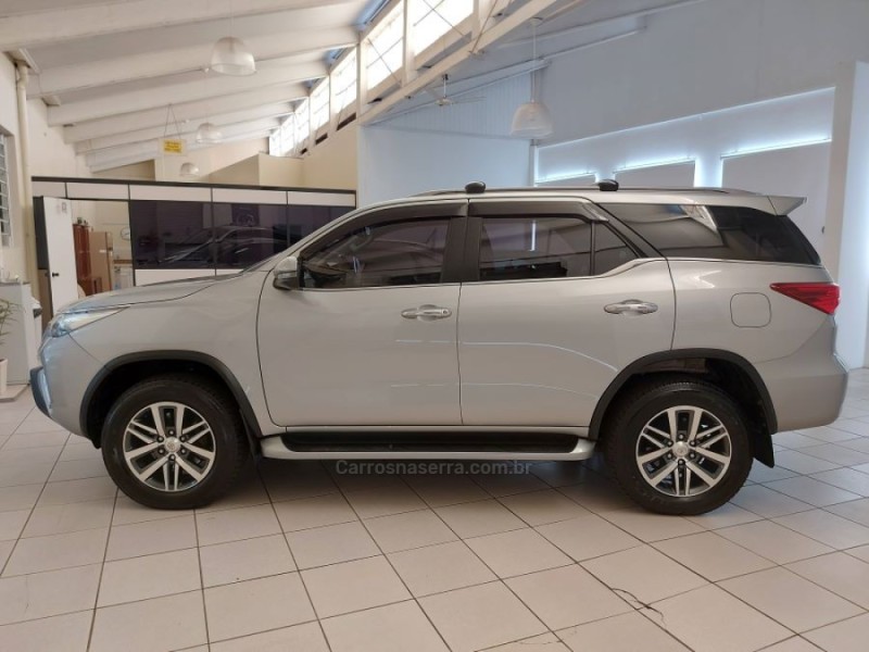 HILUX SW4 2.8 SRX 4X4 7 LUGARES 16V TURBO INTERCOOLER DIESEL 4P AUTOMÁTICO - 2020 - NOVO HAMBURGO