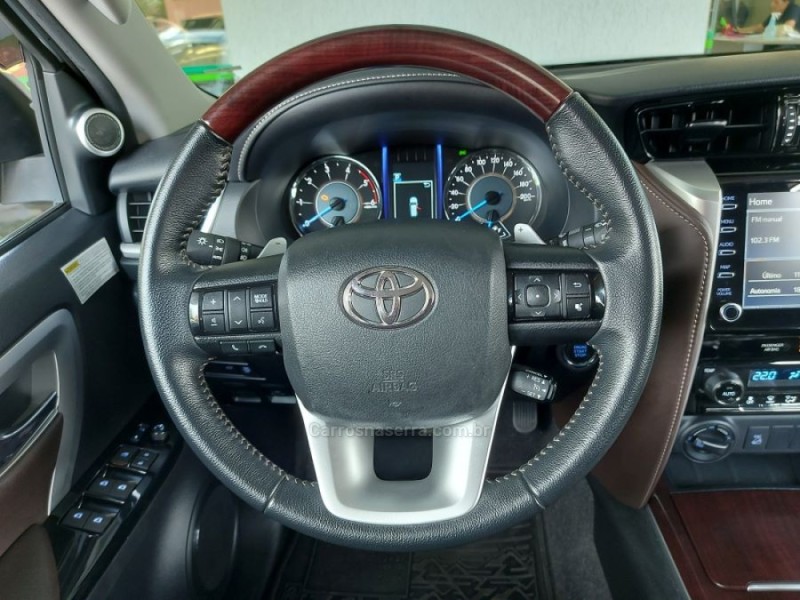 HILUX SW4 2.8 SRX 4X4 7 LUGARES 16V TURBO INTERCOOLER DIESEL 4P AUTOMÁTICO - 2020 - NOVO HAMBURGO