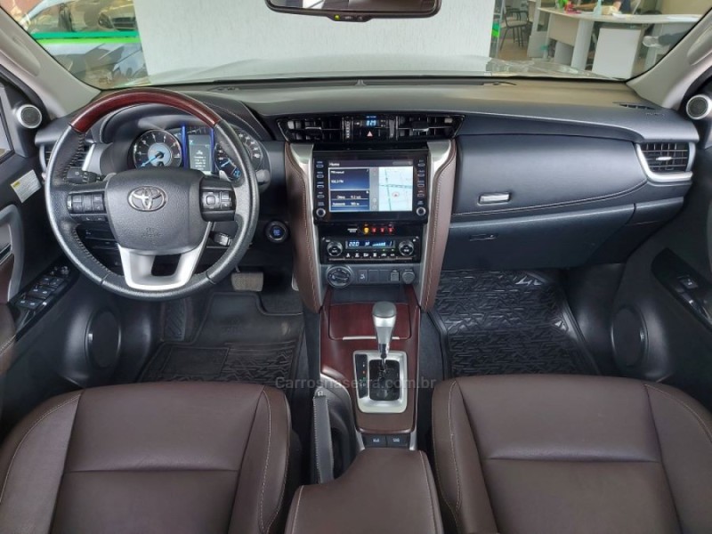 HILUX SW4 2.8 SRX 4X4 7 LUGARES 16V TURBO INTERCOOLER DIESEL 4P AUTOMÁTICO - 2020 - NOVO HAMBURGO