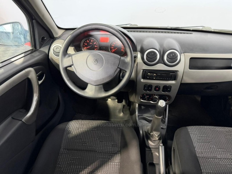 SANDERO 1.0 EXPRESSION 16V FLEX 4P MANUAL - 2011 - VACARIA