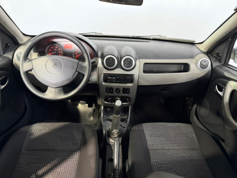 SANDERO 1.0 EXPRESSION 16V FLEX 4P MANUAL - 2011 - VACARIA