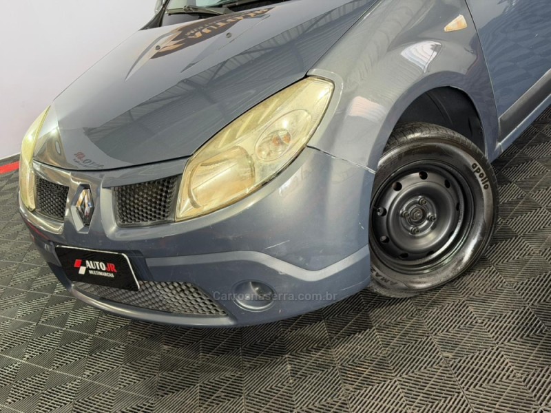 SANDERO 1.0 EXPRESSION 16V FLEX 4P MANUAL - 2011 - VACARIA