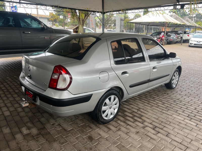 CLIO 1.6 EXPRESSION SEDAN 16V GASOLINA 4P MANUAL - 2005 - CAXIAS DO SUL