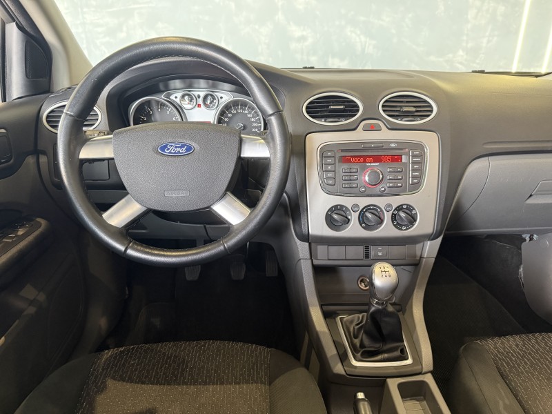 FOCUS 1.6 GL 16V FLEX 4P MANUAL - 2011 - CAXIAS DO SUL