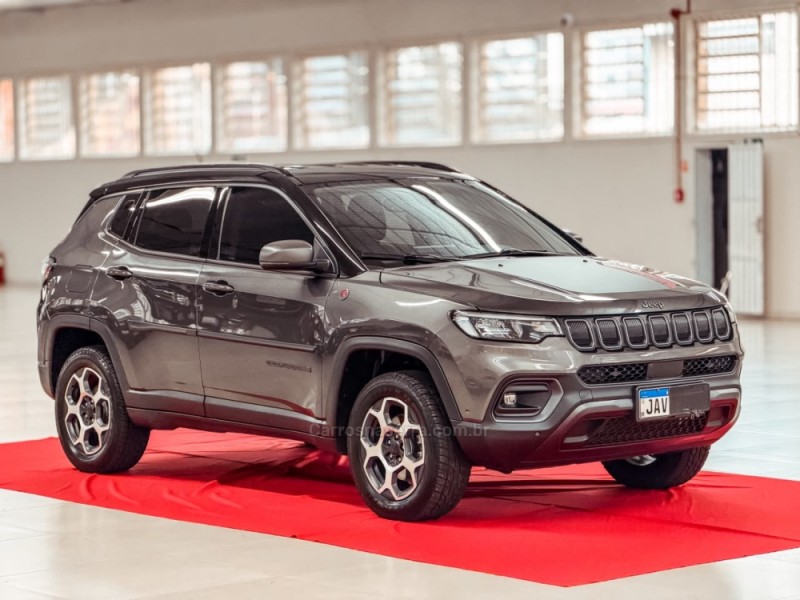 COMPASS 2.0 16V DIESEL TRAILHAWK 4X4 AUTOMÁTICO - 2022 - NOVA PRATA