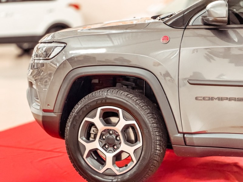 COMPASS 2.0 16V DIESEL TRAILHAWK 4X4 AUTOMÁTICO - 2022 - NOVA PRATA