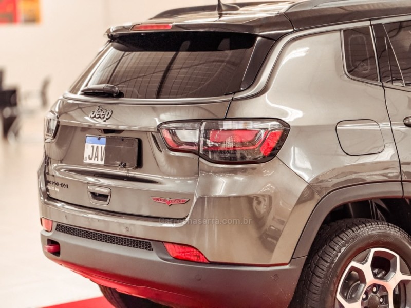 COMPASS 2.0 16V DIESEL TRAILHAWK 4X4 AUTOMÁTICO - 2022 - NOVA PRATA