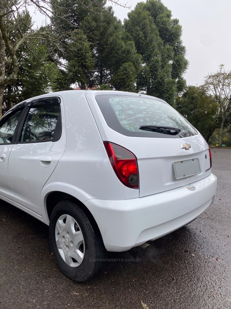 CELTA 1.0 MPFI LT 8V FLEX 4P MANUAL - 2015 - FARROUPILHA