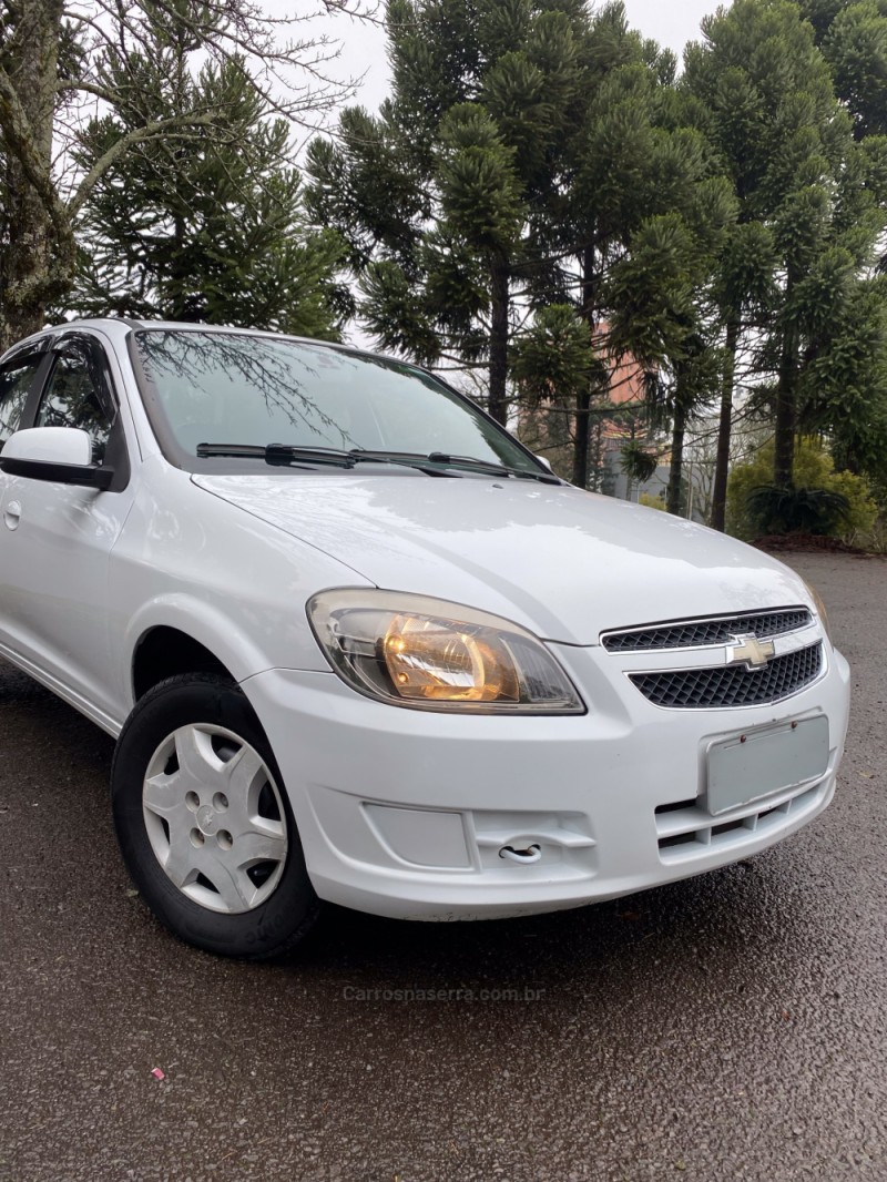 CELTA 1.0 MPFI LT 8V FLEX 4P MANUAL - 2015 - FARROUPILHA