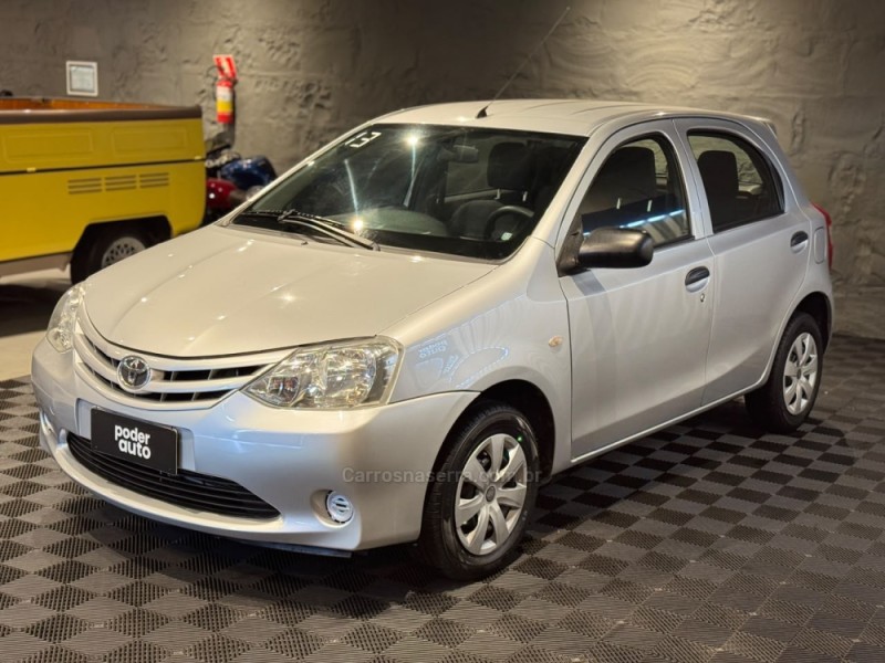 ETIOS 1.3 XS 16V FLEX 4P MANUAL - 2013 - FARROUPILHA