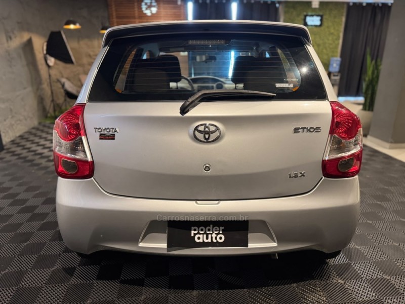 ETIOS 1.3 XS 16V FLEX 4P MANUAL - 2013 - FARROUPILHA