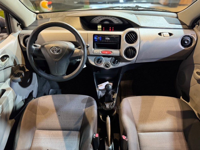 ETIOS 1.3 XS 16V FLEX 4P MANUAL - 2013 - FARROUPILHA