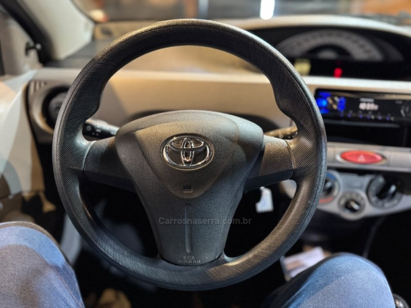ETIOS 1.3 XS 16V FLEX 4P MANUAL - 2013 - FARROUPILHA