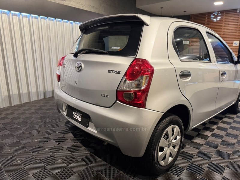 ETIOS 1.3 XS 16V FLEX 4P MANUAL - 2013 - FARROUPILHA