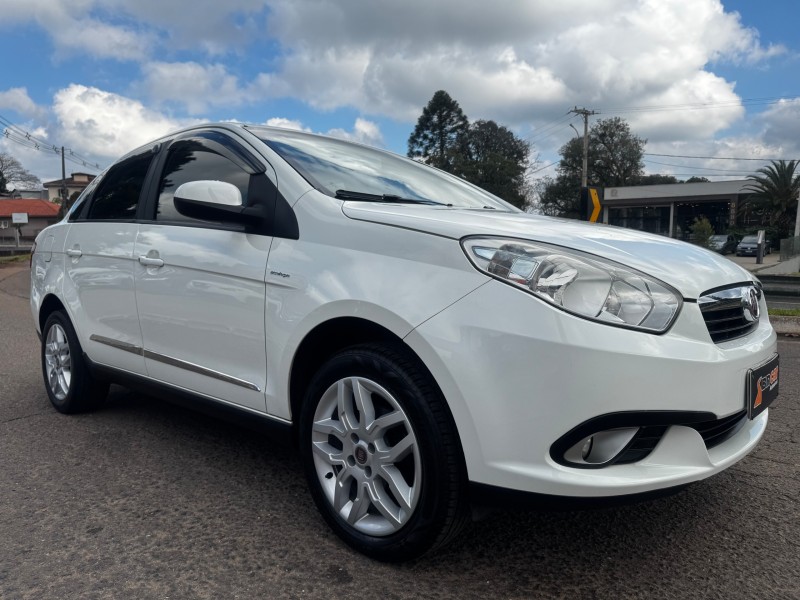 GRAND SIENA 1.6 MPI ESSENCE 16V FLEX 4P AUTOMATIZADO - 2013 - DOIS IRMãOS