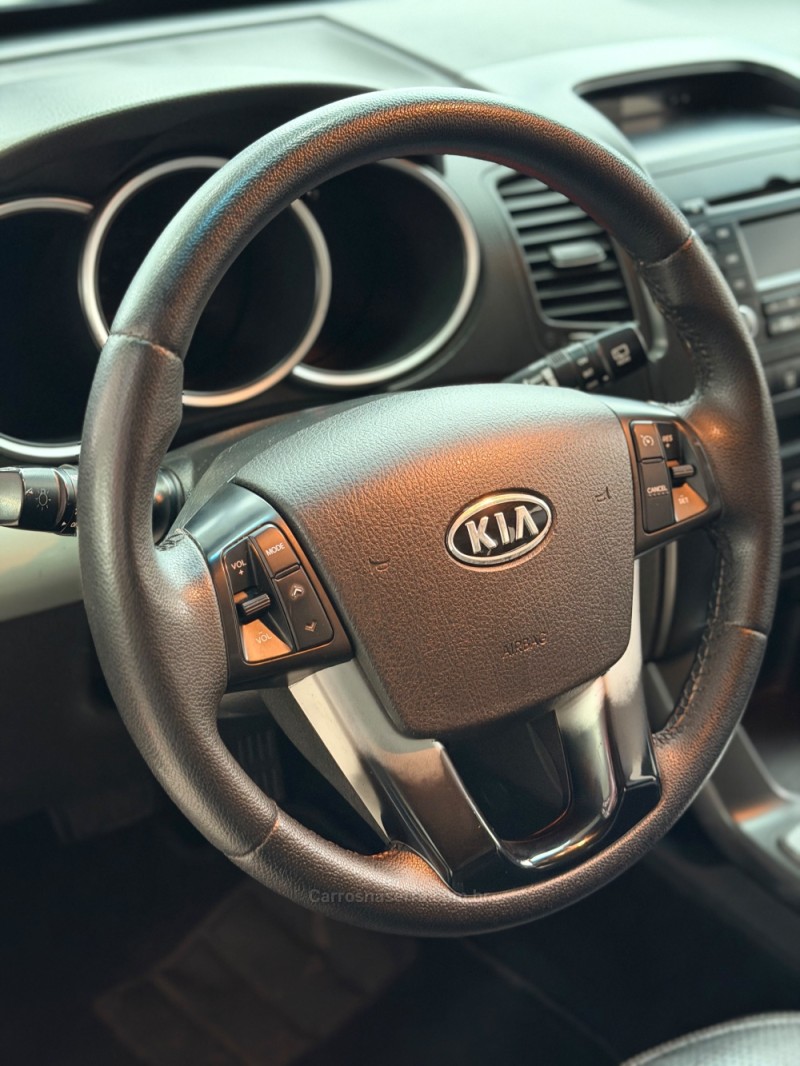 SORENTO EX 3.5 L V6 4X4 AUTOMÁTICO - 2011 - SANTA CRUZ DO SUL