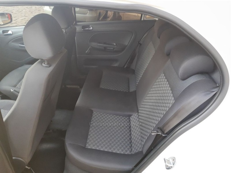 VOYAGE 1.6 MI 8V FLEX 4P MANUAL - 2016 - GUAPORé