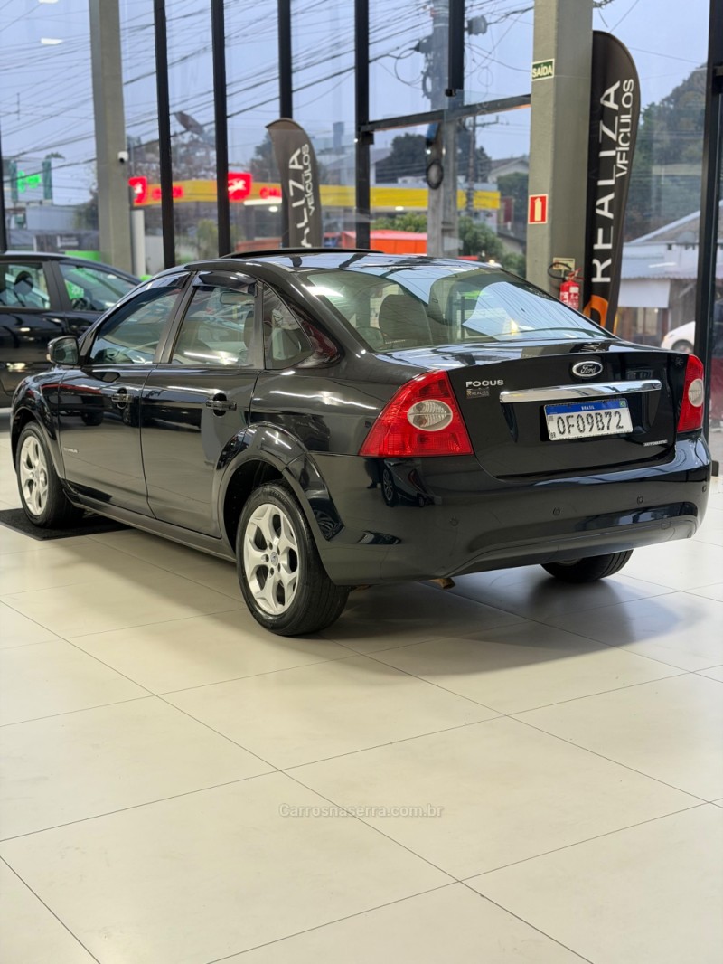 FOCUS 2.0 TITANIUM 16V FLEX 4P AUTOMÁTICO - 2012 - SANTA CRUZ DO SUL
