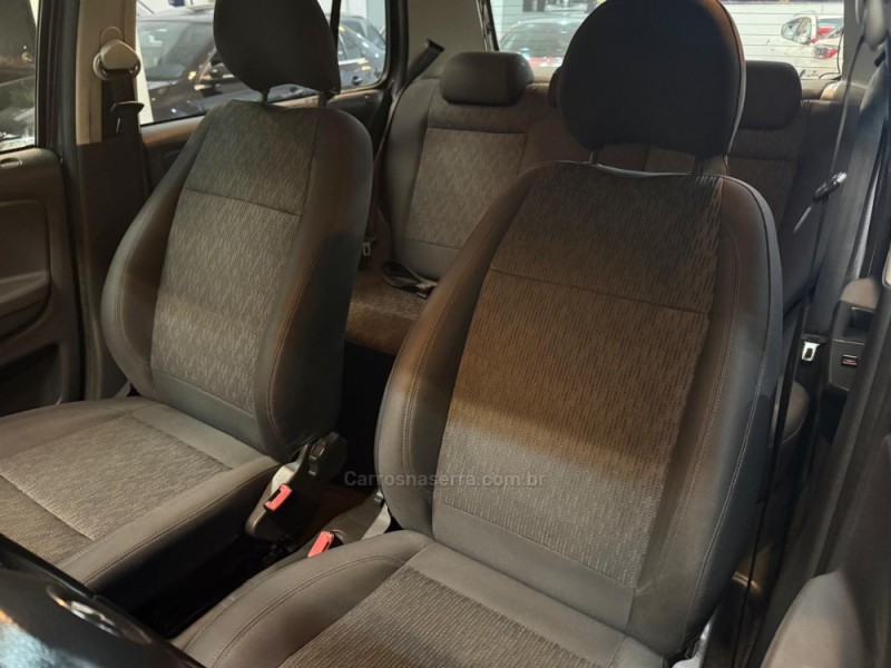 FOX 1.6 MI ITREND 8V FLEX 4P MANUAL - 2013 - SãO LEOPOLDO