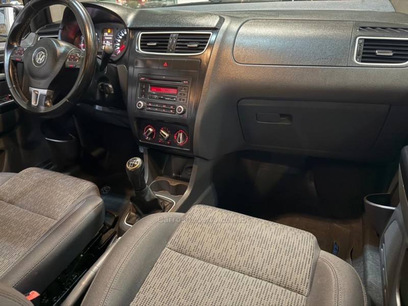FOX 1.6 MI ITREND 8V FLEX 4P MANUAL - 2013 - SãO LEOPOLDO