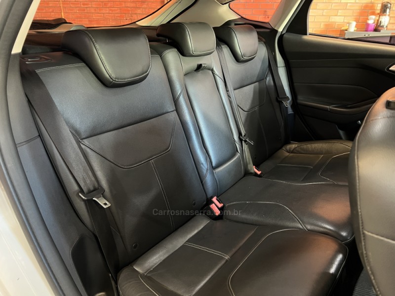 FOCUS 1.6 SE PLUS 16V FLEX 4P MANUAL - 2016 - BENTO GONçALVES