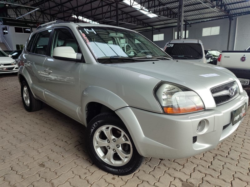 tucson 2.0 mpfi gls 16v 143cv 2wd flex 4p automatico 2014 caxias do sul