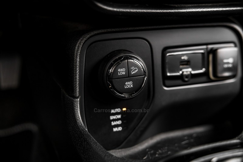 RENEGADE 2.0 16V TURBO DIESEL LIMITED 4P 4X4 AUTOMÁTICO - 2018 - PORTO ALEGRE