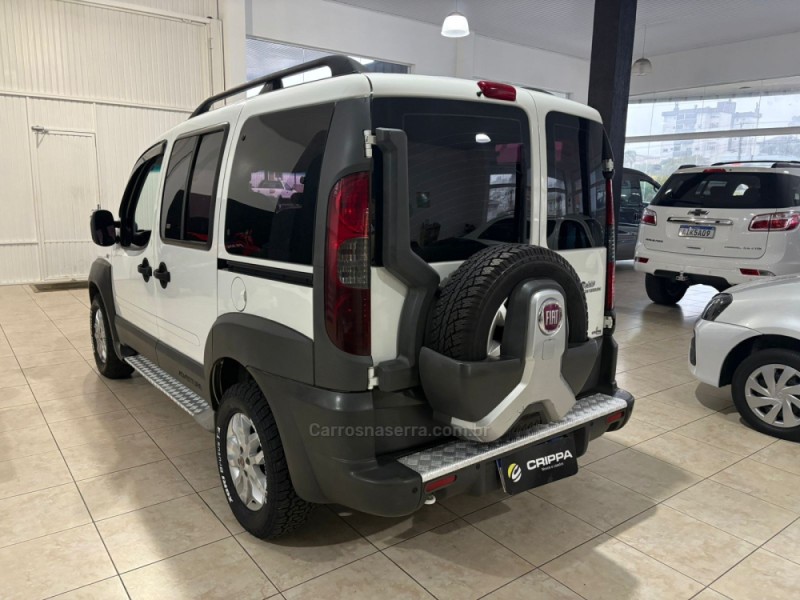 DOBLÓ 1.8 MPI ADVENTURE 8V FLEX 4P MANUAL - 2015 - FARROUPILHA