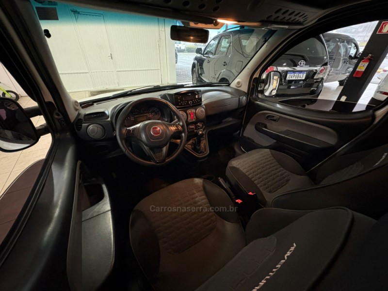 DOBLÓ 1.8 MPI ADVENTURE 8V FLEX 4P MANUAL - 2015 - FARROUPILHA