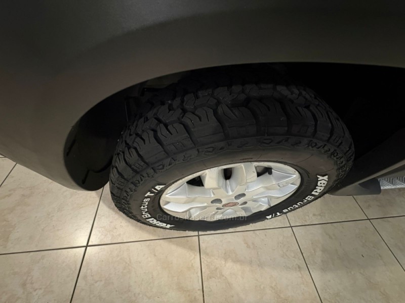 DOBLÓ 1.8 MPI ADVENTURE 8V FLEX 4P MANUAL - 2015 - FARROUPILHA