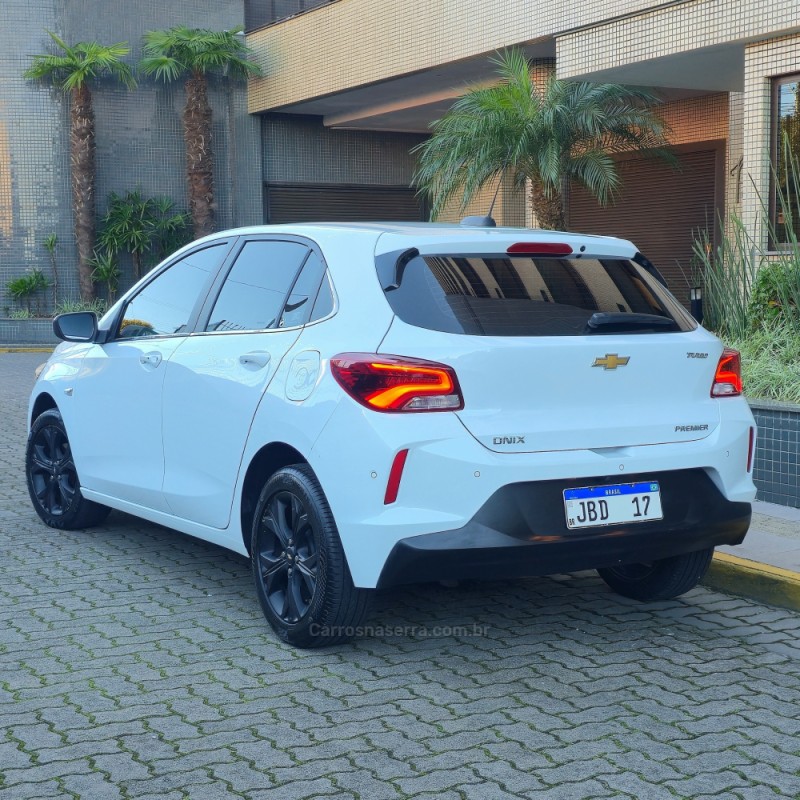 ONIX 1.0	PREMIER II PLUS 12V TURBO FLEX 4P AUTOMÁTICO - 2022 - BENTO GONçALVES