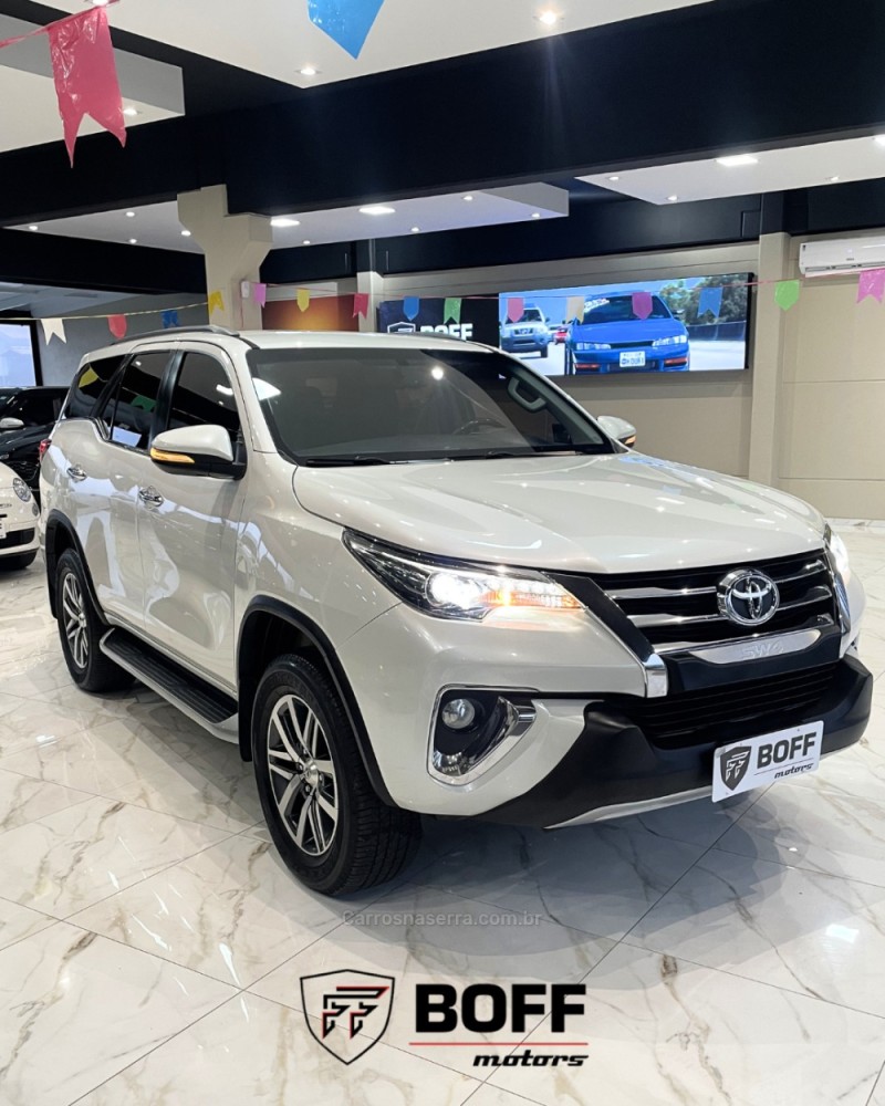 hilux sw4 2.8 srx 4x4 7 lugares 16v turbo intercooler diesel 4p automatico 2017 caxias do sul