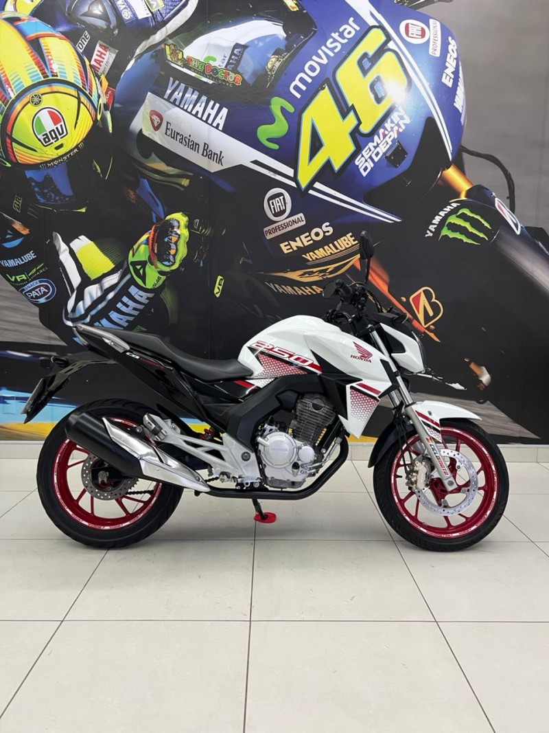 cb 250f twister  2022 passo fundo