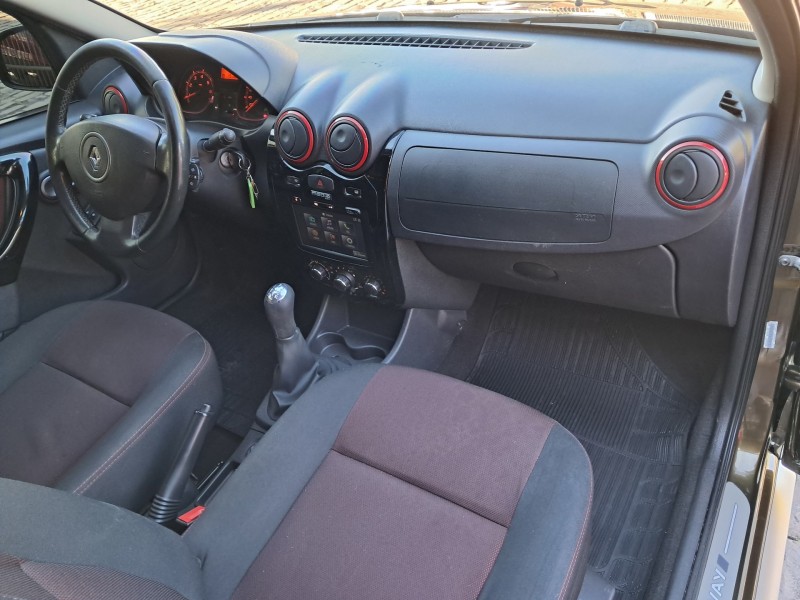 SANDERO 1.6 STEPWAY 8V FLEX 4P MANUAL - 2014 - CAXIAS DO SUL