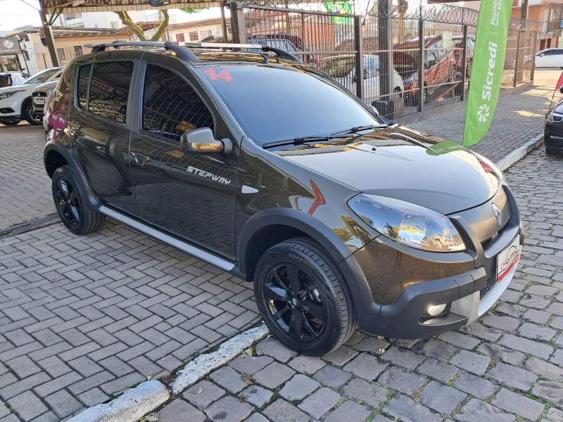 SANDERO 1.6 STEPWAY 8V FLEX 4P MANUAL - 2014 - CAXIAS DO SUL