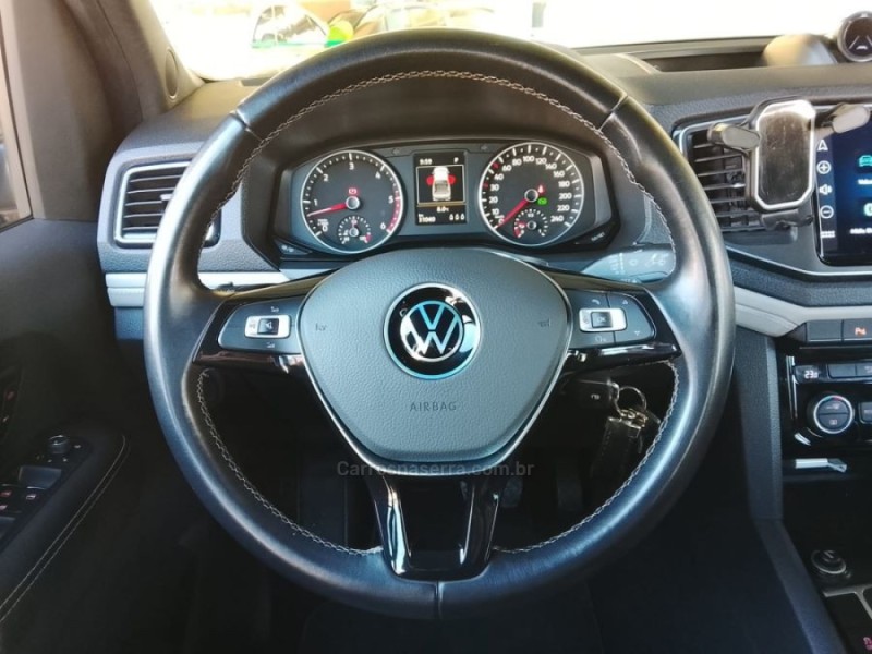 AMAROK 3.0 V6 TDI HIGHLINE CD DIESEL 4MOTION AUTOMÁTICO - 2025 - NOVO HAMBURGO